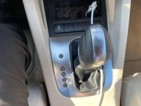 Used 2013 Volkswagen Eos Komfort FWD image 25