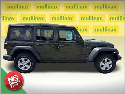 Used 2022 Jeep Wrangler Unlimited Sport AWD/4WD image 2
