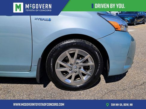 Used 2017 Toyota Prius V Three FWD image 9