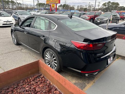 Used 2017 Kia Cadenza Premium w/ Luxury Package image 8