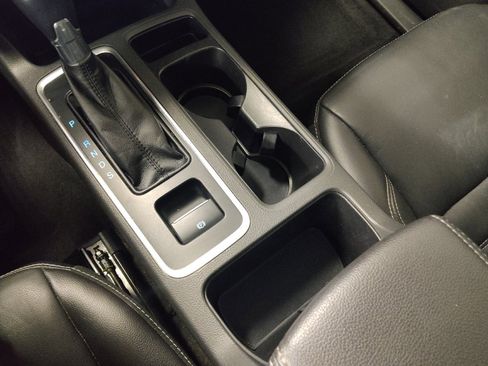 Used 2017 Ford Escape Titanium FWD image 26