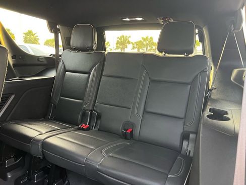 Used 2023 GMC Yukon SLT image 42