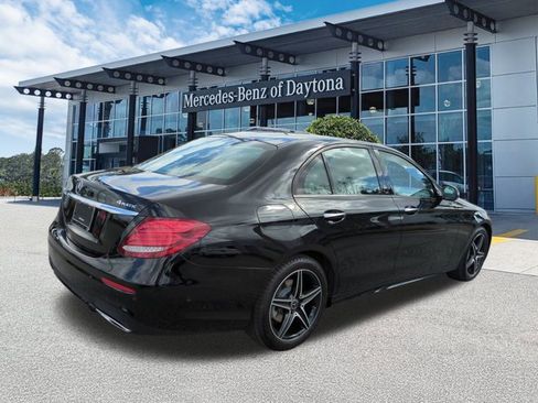 Certified 2019 Mercedes-Benz E 300 4MATIC image 4