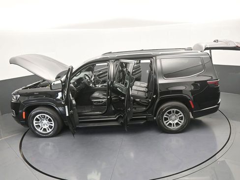 Used 2023 Jeep Wagoneer 4WD image 73