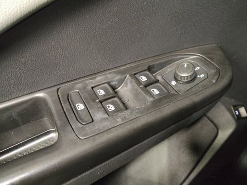 Used 2022 Volkswagen Taos SEL w/ Panoramic Sunroof Package FWD image 27