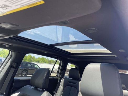 New 2026 Jeep Cherokee Overland w/ Advanced Pro Tech Group AWD/4WD image 28