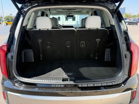 Used 2025 Kia Telluride S FWD image 19