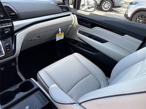 New 2026 Honda Odyssey Touring image 19