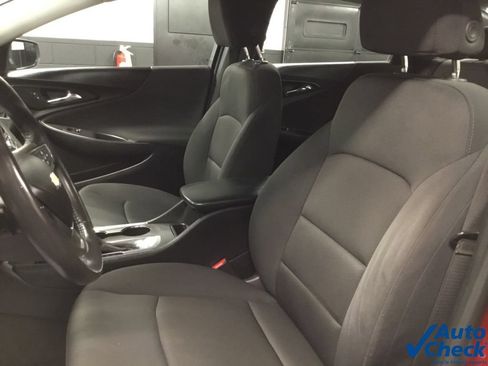 Used 2021 Chevrolet Malibu RS FWD image 25