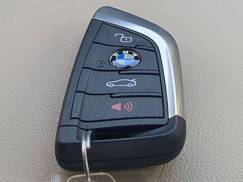 New 2026 BMW 330i xDrive Sedan w/ Premium Package image 28