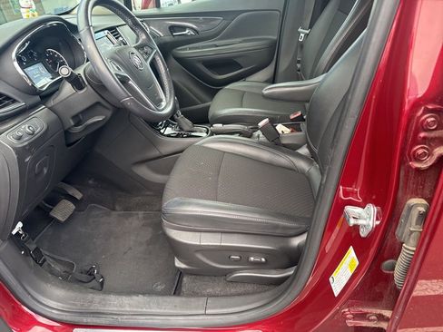 Used 2022 Buick Encore Preferred w/ Safety Package image 4