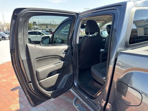 Used 2016 GMC Canyon SLE w/ All Terrain Package image 28