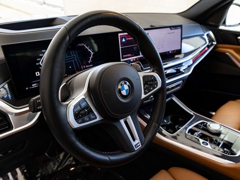 Used 2024 BMW X5 M60i image 19