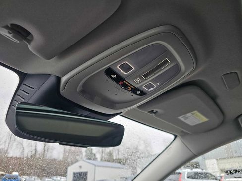 Certified 2025 Volvo V60 B5 Cross Country Plus image 31