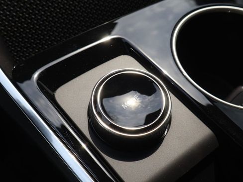 New 2026 Chevrolet Equinox LT w/ Safety and Technology Package FWD image 32