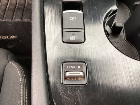 Used 2024 Nissan Rogue S FWD image 33