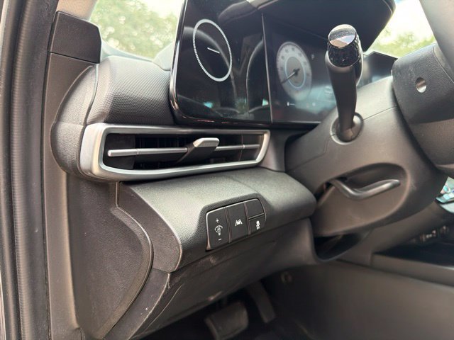 Used 2023 Hyundai Elantra SEL w/ Convenience Package FWD image 18