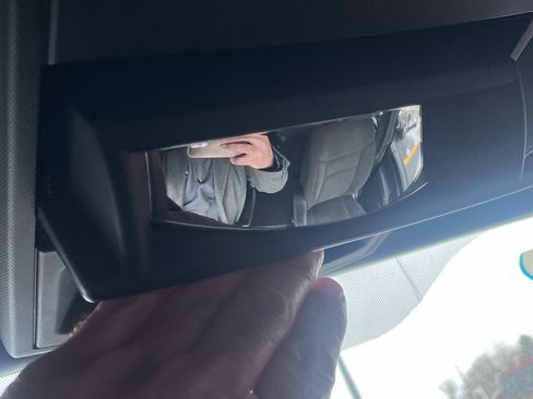 Used 2017 Dodge Grand Caravan SE image 12