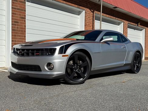 Used 2010 Chevrolet Camaro SS w/ LPO, Ground Effects Package image 2