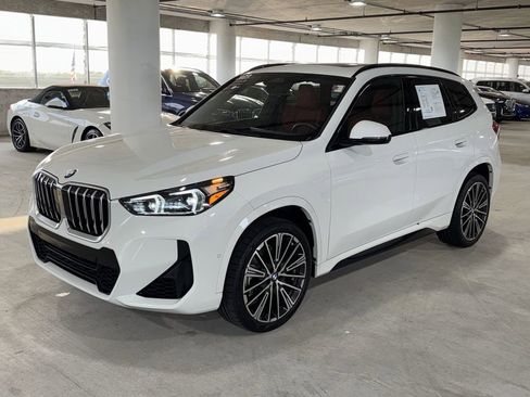 Used 2023 BMW X1 xDrive28i w/ M Sport Package image 4