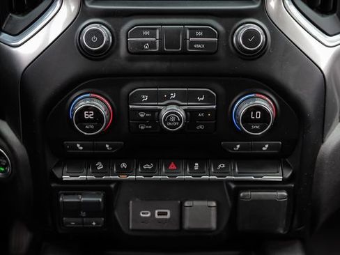 Used 2020 Chevrolet Silverado 1500 RST AWD/4WD image 34