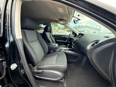 Used 2018 Nissan Pathfinder SV AWD/4WD image 12