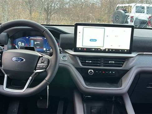 New 2026 Ford Explorer Platinum w/ LUX Leather Package image 6