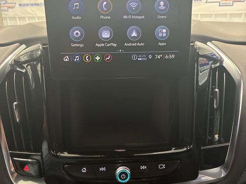 Used 2023 Chevrolet Traverse LT image 32
