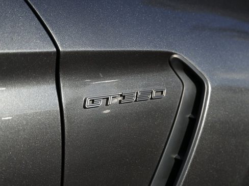 Used 2017 Ford Mustang Shelby GT350 image 15