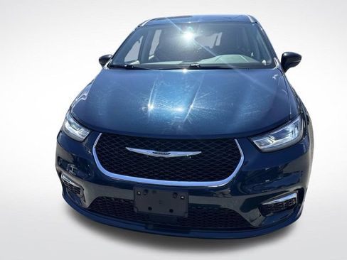 Used 2024 Chrysler Pacifica Limited FWD image 12