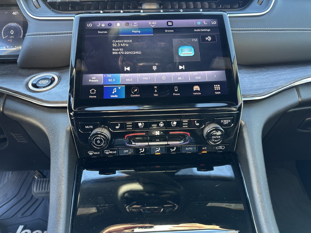 Certified 2023 Jeep Grand Cherokee Overland AWD/4WD image 11