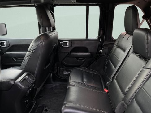 Used 2022 Jeep Wrangler Unlimited Sahara w/ LED Lighting Group image 36