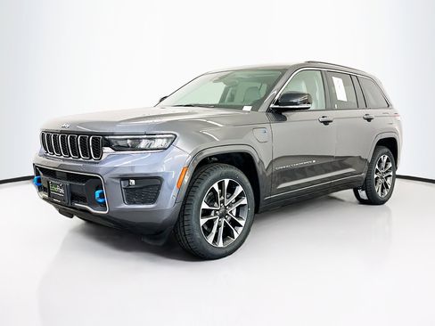 Used 2022 Jeep Grand Cherokee Overland image 3