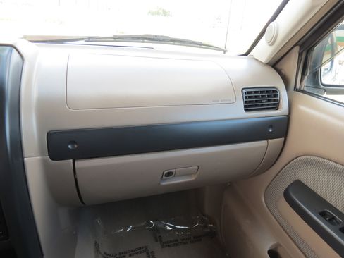 Used 2004 Nissan Frontier XE w/ (VTP) Value Truck Pkg image 21