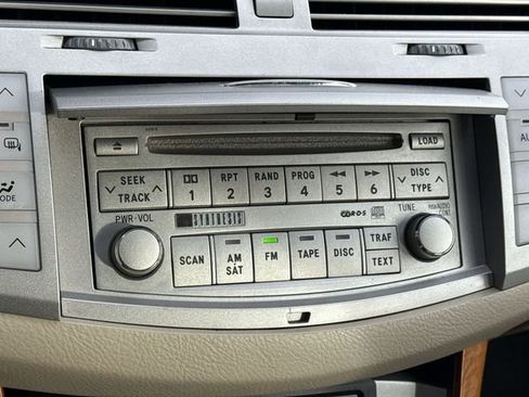 Used 2006 Toyota Avalon XLS image 19