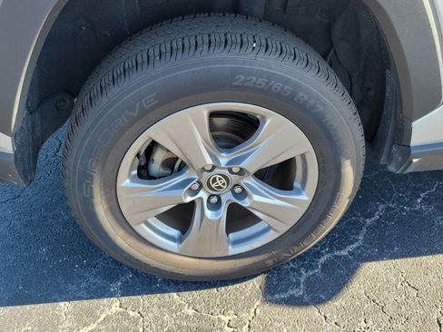 Used 2024 Toyota RAV4 XLE image 7