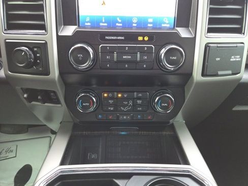 Used 2020 Ford F350 Lariat w/ Lariat Ultimate Package image 32