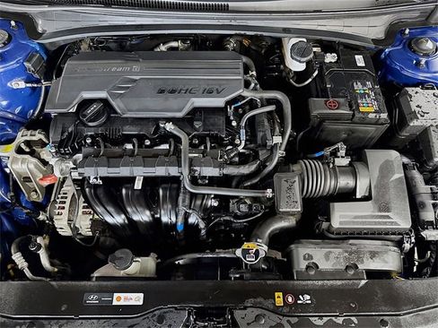 Used 2023 Hyundai Elantra SEL image 9