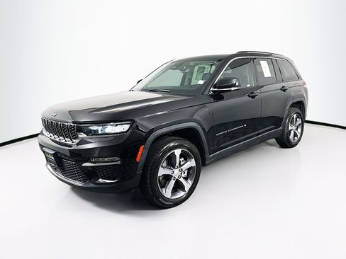 Used 2023 Jeep Grand Cherokee 4WD 4xe image 3