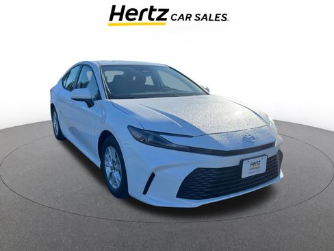 Used 2025 Toyota Camry LE image 1