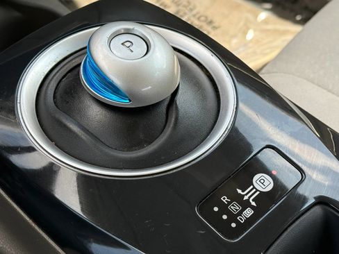Used 2012 Nissan Leaf SL w/ Recycling/Organizational Pkg FWD image 27