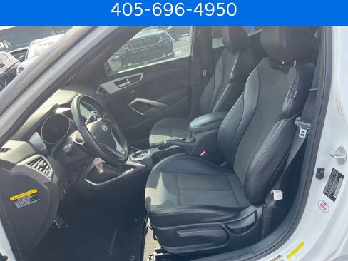 Used 2016 Hyundai Veloster w/ Option Group 02 FWD image 11