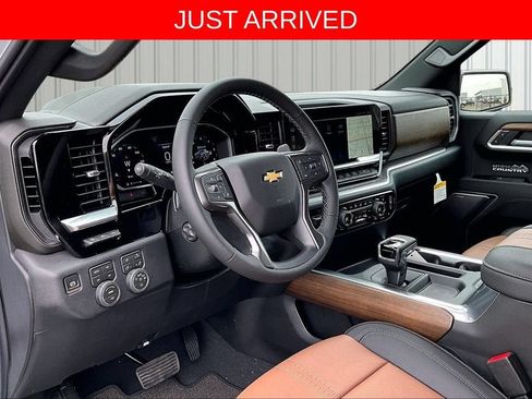 New 2026 Chevrolet Silverado 1500 High Country w/ Technology Package AWD/4WD image 3