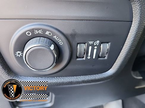 Certified 2024 Jeep Grand Cherokee Altitude image 24