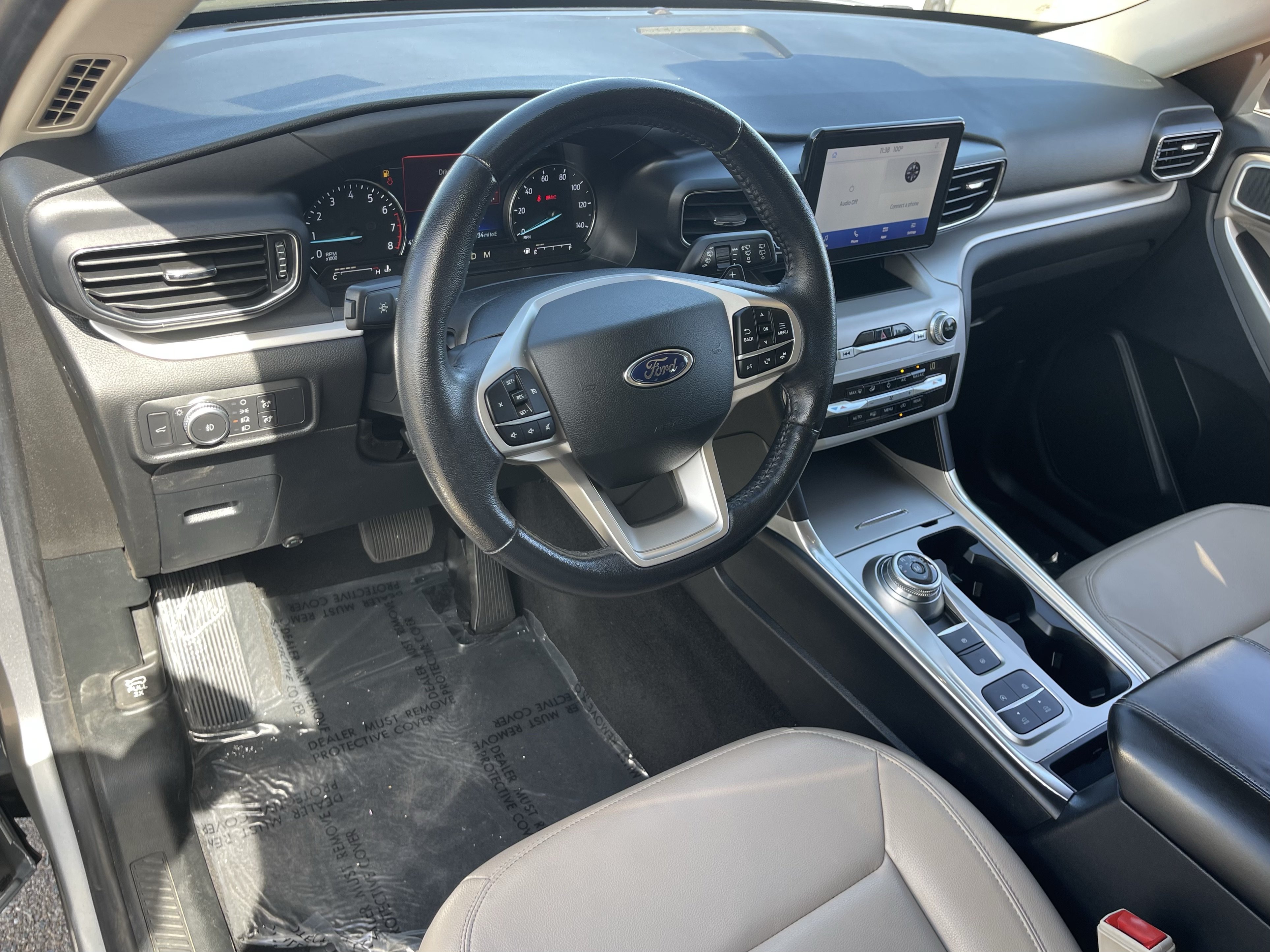 Used 2020 Ford Explorer XLT w/ Equipment Group 202A RWD image 19