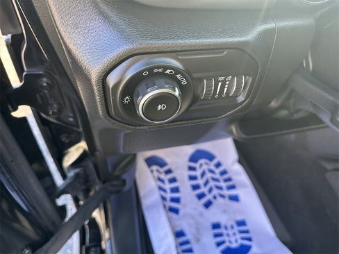 Used 2022 Jeep Wrangler Sport S image 15