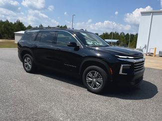 Used 2025 Chevrolet Traverse LT video 2