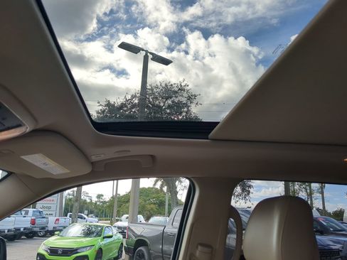 Used 2020 Jeep Grand Cherokee Limited w/ Luxury Group II image 21