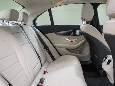 Used 2019 Mercedes-Benz C 300 Sedan image 27