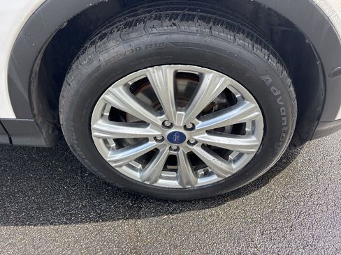 Used 2019 Ford Escape Titanium AWD/4WD image 13